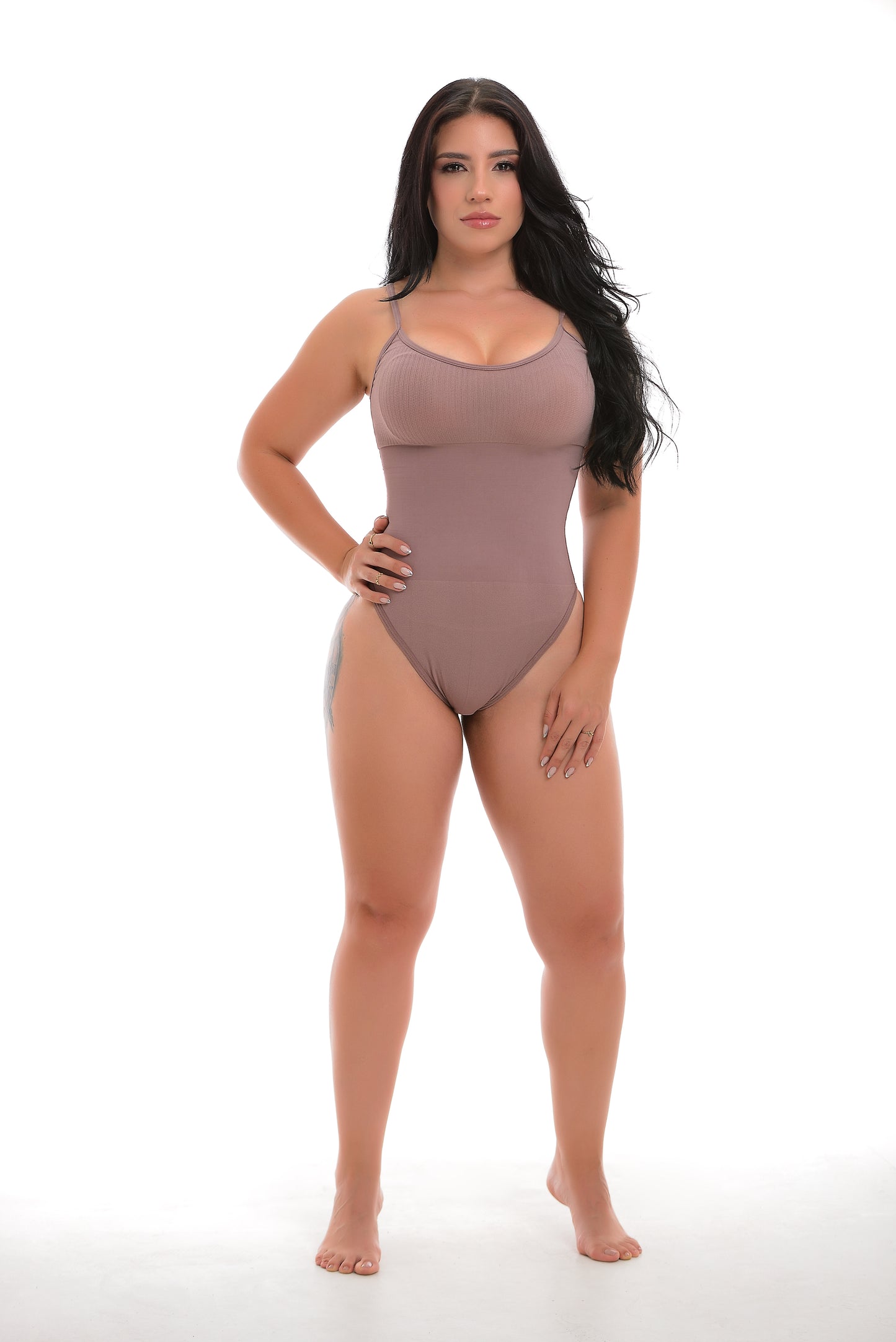 FAJA MOLDEADORA PARA MUJER - "Moldea tu figura en segundos con esta faja invisible y cómoda"